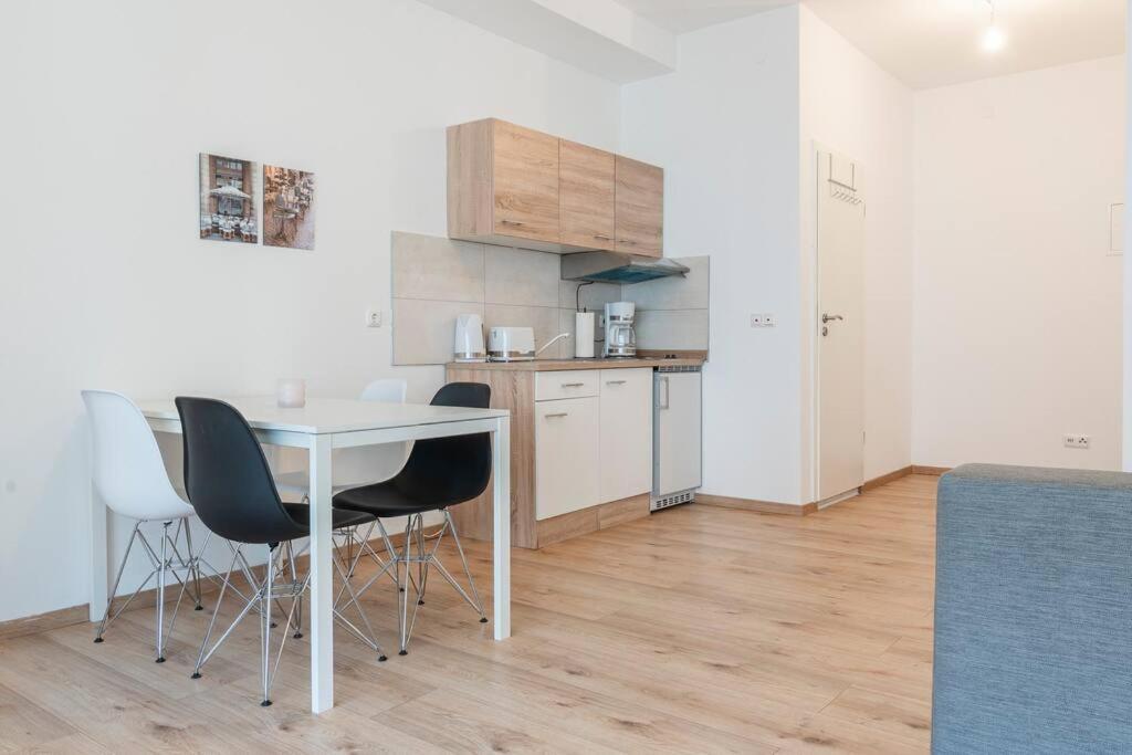 Stilvolles Apartment Fuer 4 Pers. Bremen Bagian luar foto